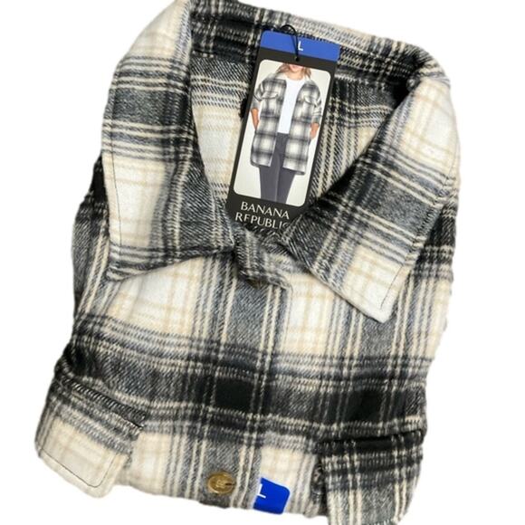Banana Republic Women's Shirt Jacket Soft Black Plaid Side Pocket Size Large NWT - Picture 3 of 8
